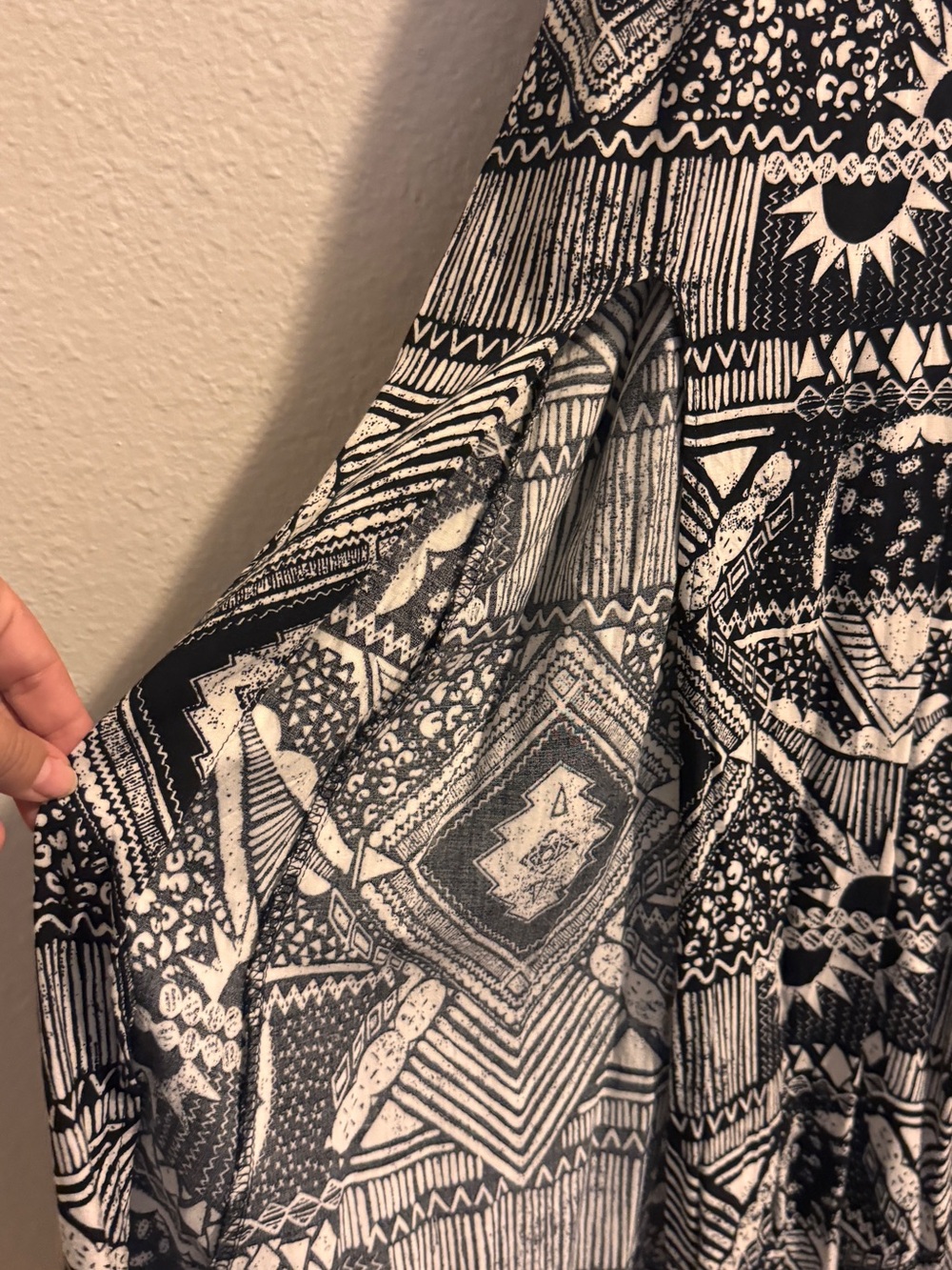 Black & White Tribal Print Maxi Dress with V-Neck - Picture 4 of 5